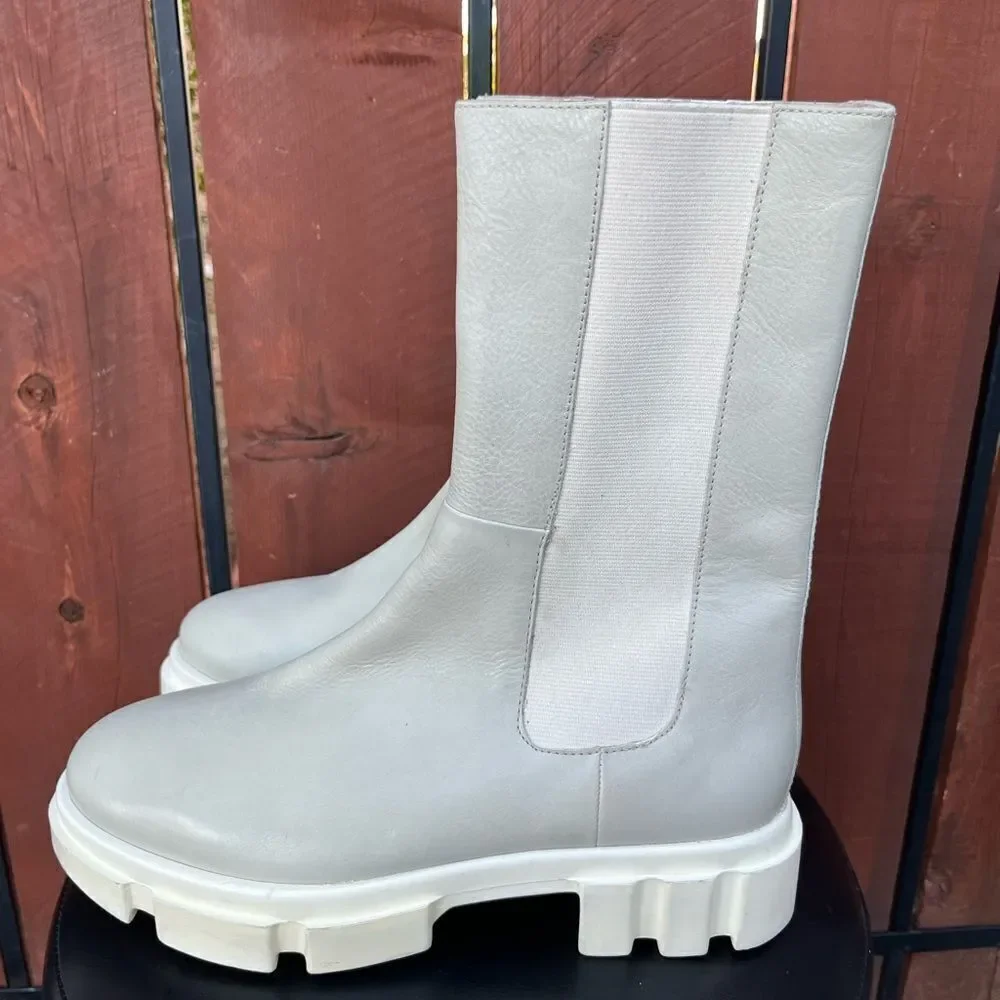 Free People Brooks Leather Chelsea Boot size 40EU ivory